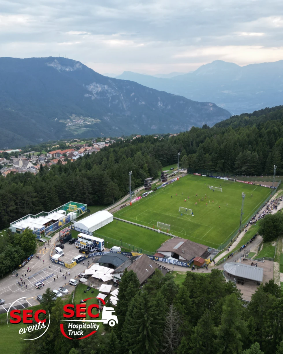 SEC Events per il ritiro 2025 dell'Hellas Verona: un villaggio su misura tra sport, accoglienza e funzionalità