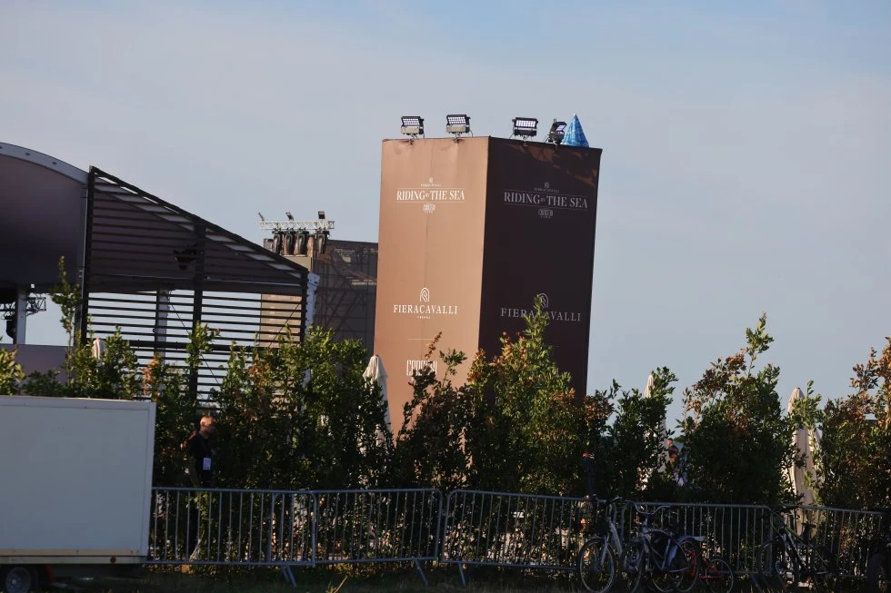 Riding by the Sea 2026: l'allestimento firmato SEC Events