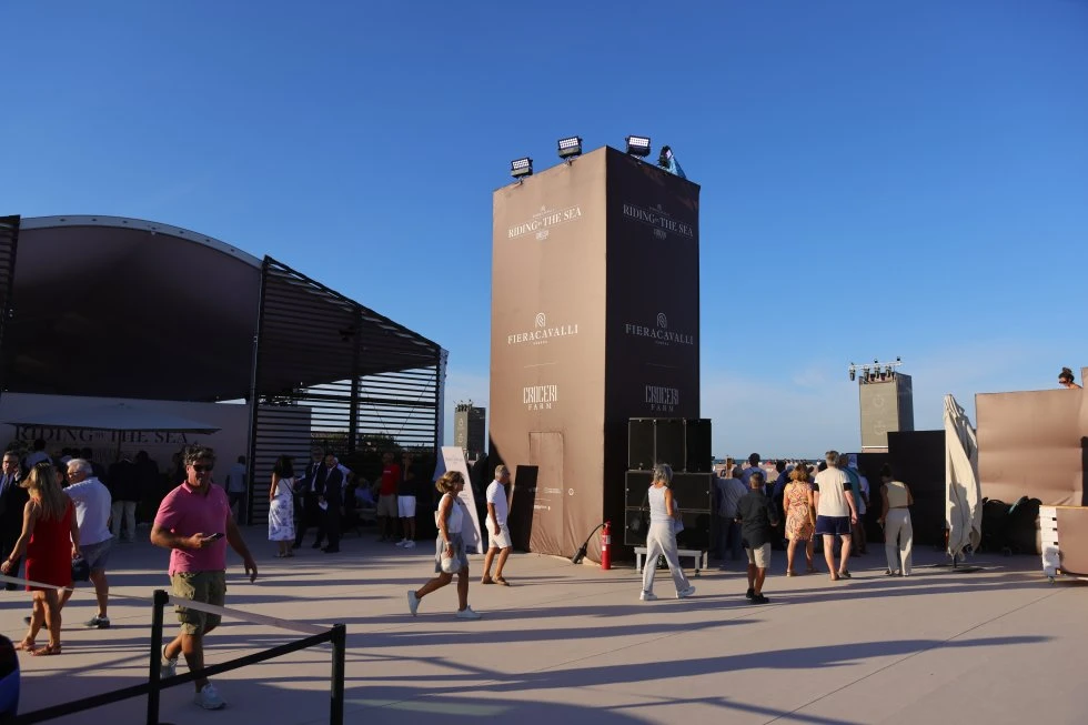 Riding by the Sea 2026: l'allestimento firmato SEC Events