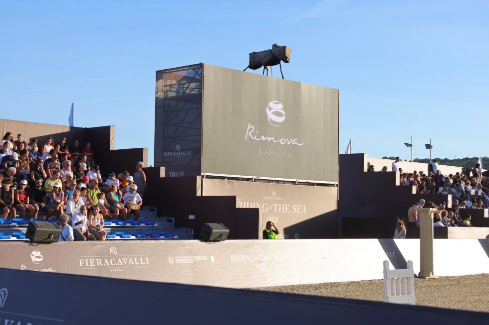 Riding by the Sea 2026: l'allestimento firmato SEC Events