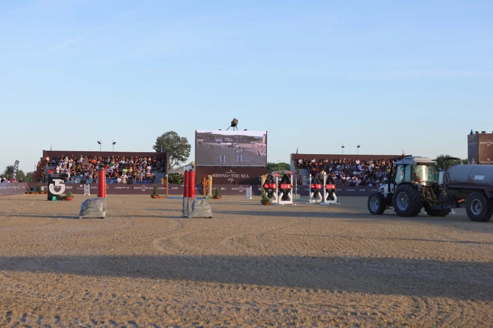 Riding by the Sea 2026: l'allestimento firmato SEC Events