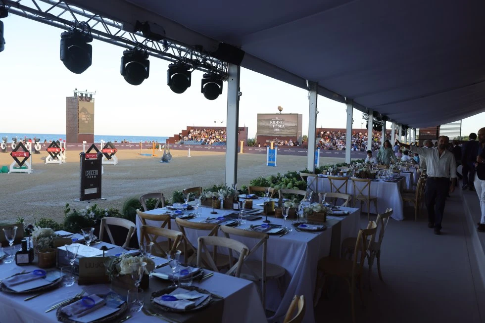 Riding by the Sea 2026: l'allestimento firmato SEC Events
