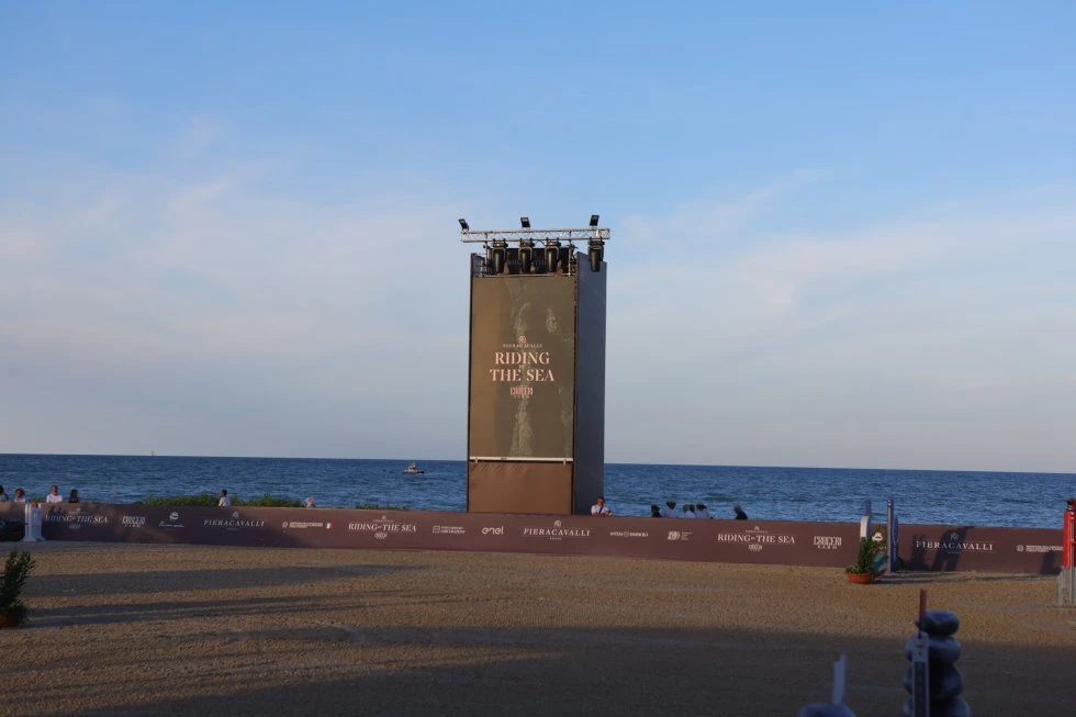 Riding by the Sea 2026: l'allestimento firmato SEC Events