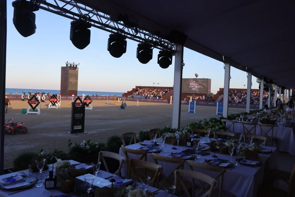 Riding by the Sea 2026: l'allestimento firmato SEC Events