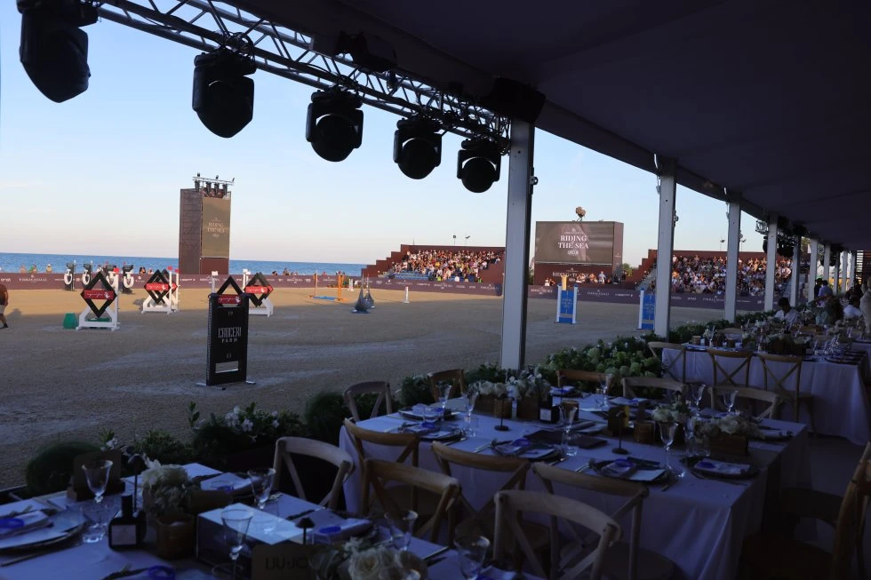 Riding by the Sea 2026: l'allestimento firmato SEC Events