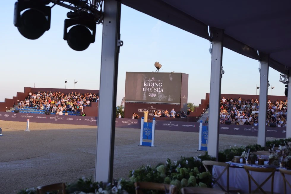 Riding by the Sea 2026: l'allestimento firmato SEC Events